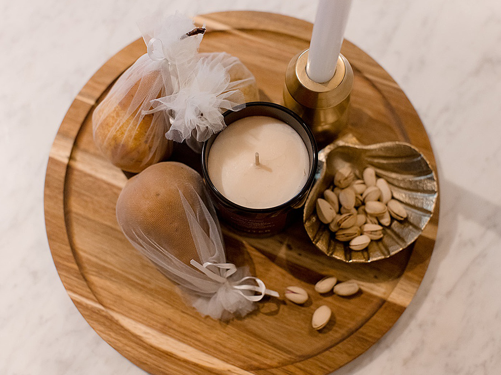 Acacia Round Wooden Serving Board with Palm Spreader 34 x34 x3.55