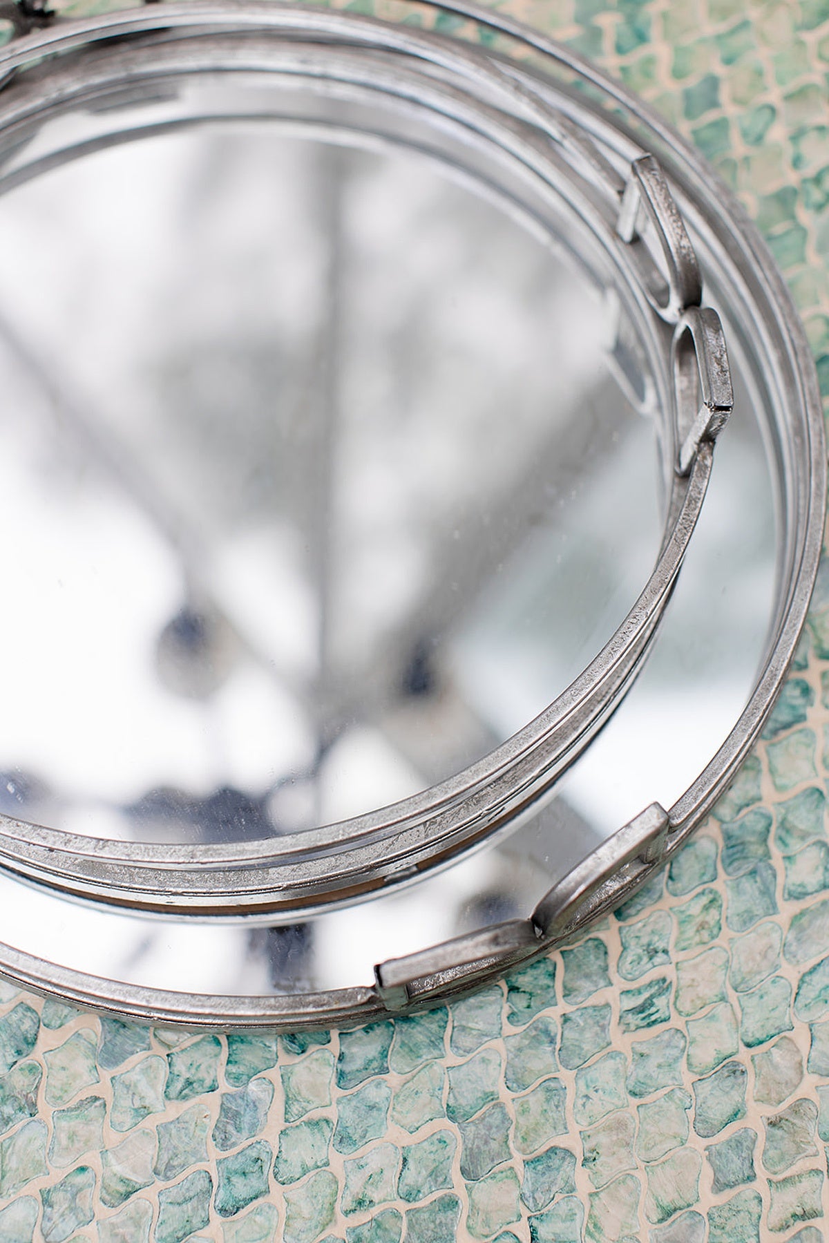 Bridle Set of 2 Round Silver Metal Decor/ Serving Trays