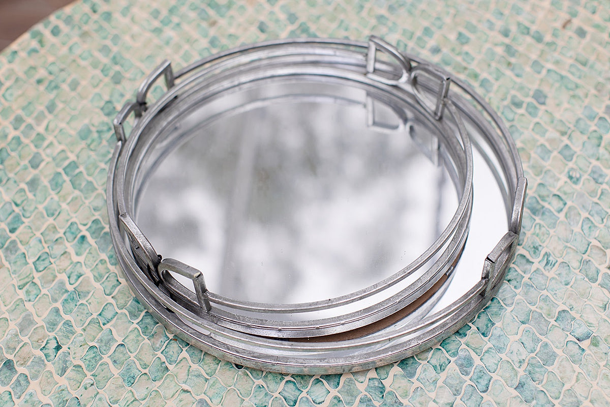 Bridle Set of 2 Round Silver Metal Decor/ Serving Trays