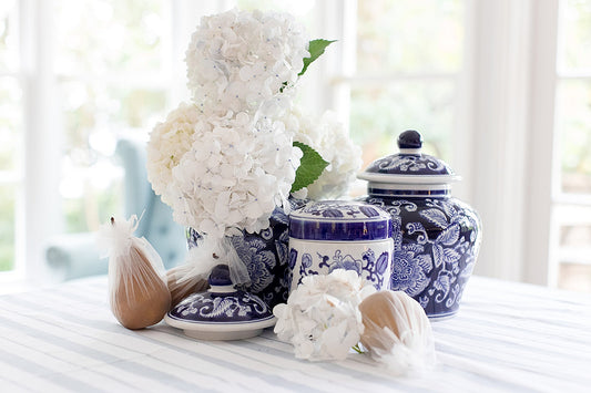 Heritage porcelain hand painted round ginger jar blue & white